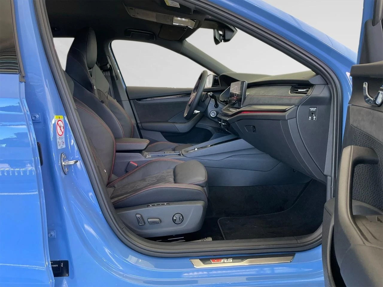 Skoda Octavia 2.0TDI* RS* MEMORY* CAM* KEYLESS* CARPLAY*  - изображение 9 | Auto.bg Skoda Octavia 2.0TDI* RS* MEMORY* CAM* KEYLESS* CARPLAY*  - изображение 9