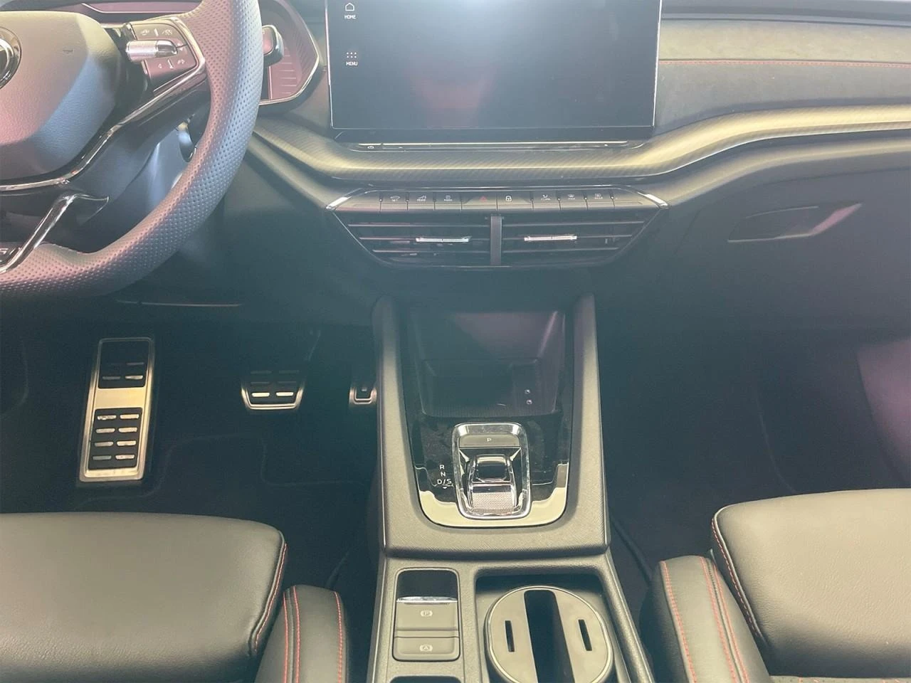 Skoda Octavia 2.0TDI* RS* MEMORY* CAM* KEYLESS* CARPLAY*  - изображение 8 | Auto.bg Skoda Octavia 2.0TDI* RS* MEMORY* CAM* KEYLESS* CARPLAY*  - изображение 8