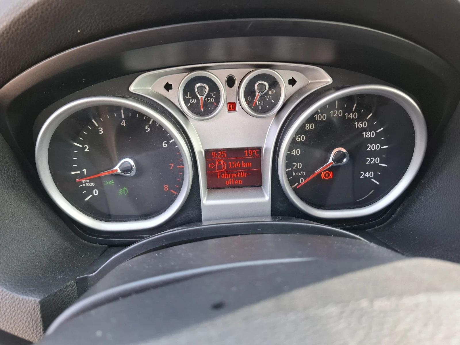 Ford C-max 2.0 - изображение 10 | Auto.bg Ford C-max 2.0 - изображение 10