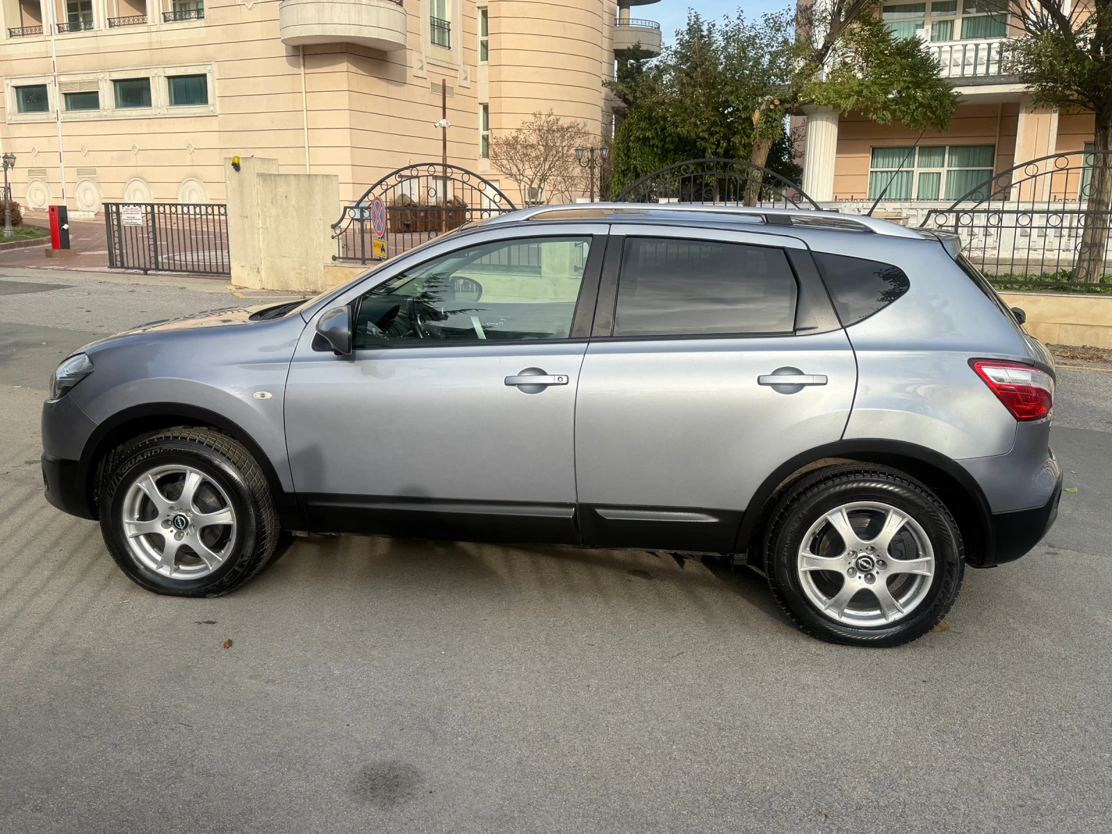 Nissan Qashqai 2.0.4x4.NAVI - изображение 6 | Auto.bg Nissan Qashqai 2.0.4x4.NAVI - изображение 6
