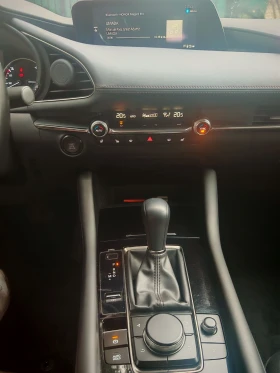 Mazda 3 2.0 Skyactiv-G/150 кс/фабрична гаранция - 21200 € / 41463.60 лв. - 43373912 9 | Car24.bg Mazda 3 2.0 Skyactiv-G/150 кс/фабрична гаранция - 21200 € / 41463.60 лв. - 43373912 9