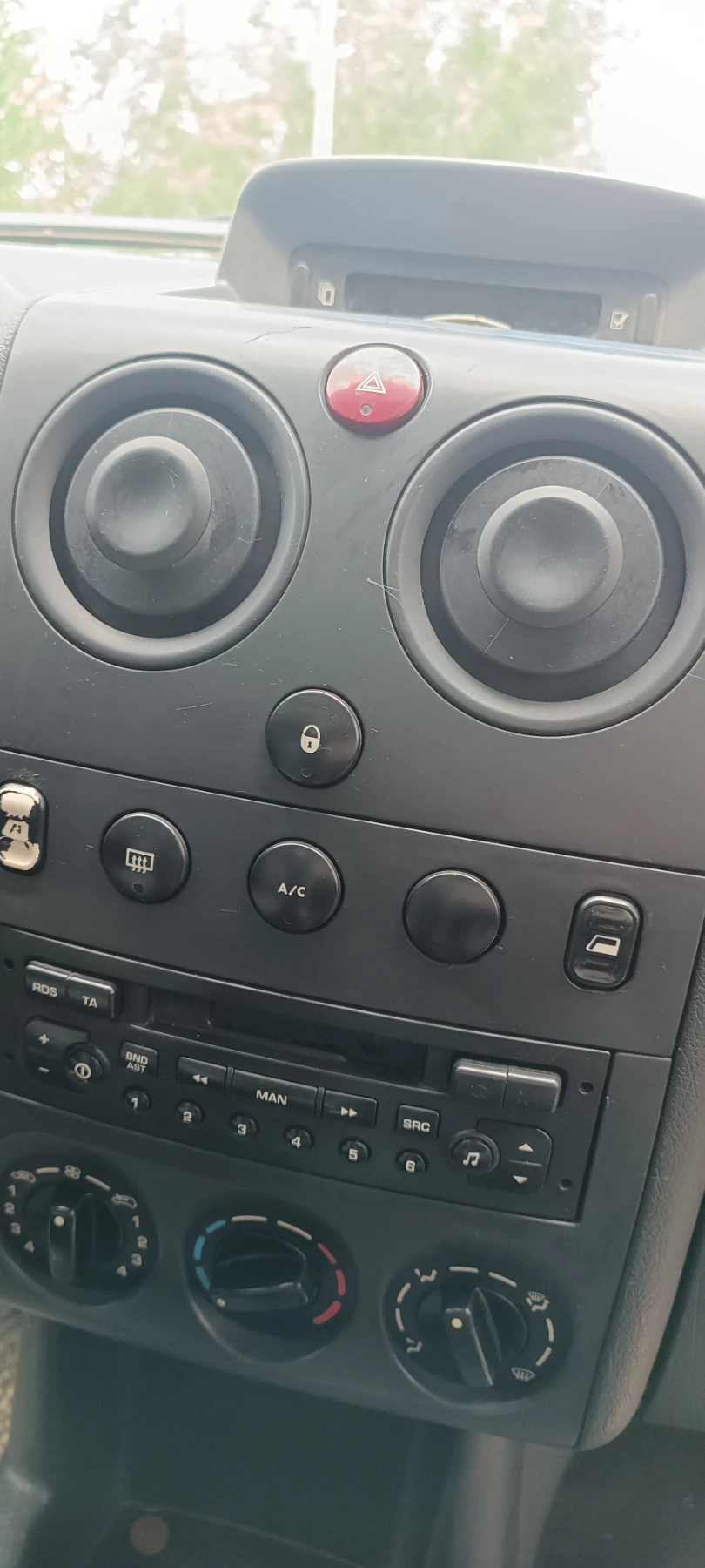 Peugeot Partner  - изображение 8 | Auto.bg Peugeot Partner  - изображение 8