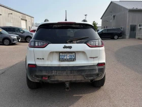 Jeep Cherokee Trailhawk | CARFAX | АВТОФИНАНСИРАНЕ | Auto.bg — изображение 5 Jeep Cherokee Trailhawk | CARFAX | АВТОФИНАНСИРАНЕ | Auto.bg — изображение 5