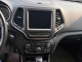 Jeep Cherokee Trailhawk | CARFAX | АВТОФИНАНСИРАНЕ | Auto.bg — изображение 9 Jeep Cherokee Trailhawk | CARFAX | АВТОФИНАНСИРАНЕ | Auto.bg — изображение 9