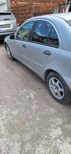 Mercedes-Benz C 220 2.2 cdi - 2500 € - 14209068 4 | Car24.bg Mercedes-Benz C 220 2.2 cdi - 2500 € - 14209068 4