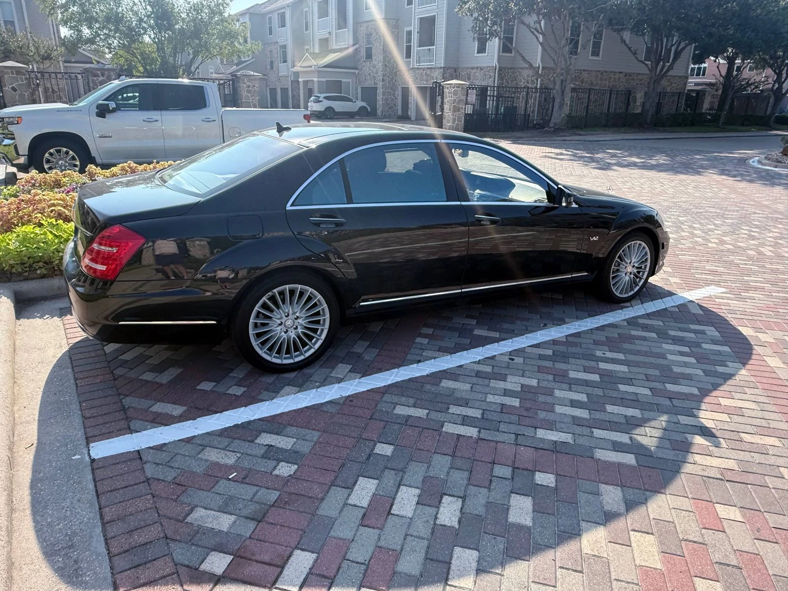Mercedes-Benz S 600 * FULLY LOADED* Clean carfax*  - изображение 6 | Auto.bg Mercedes-Benz S 600 * FULLY LOADED* Clean carfax*  - изображение 6