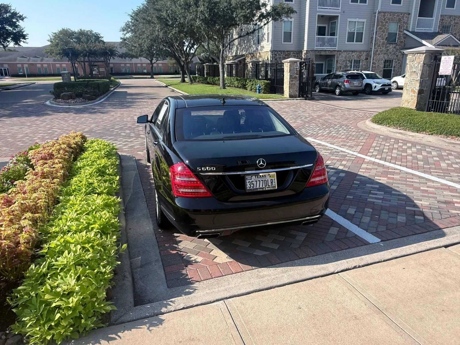 Mercedes-Benz S 600 * FULLY LOADED* Clean carfax*  - изображение 4 | Auto.bg Mercedes-Benz S 600 * FULLY LOADED* Clean carfax*  - изображение 4