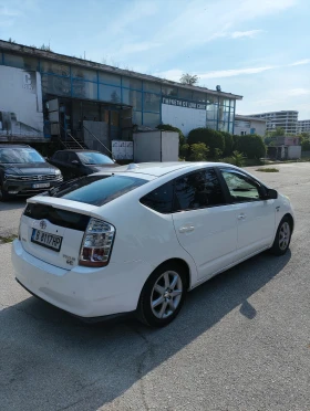 Toyota Prius undefined | Auto.bg — изображение 4 Toyota Prius undefined | Auto.bg — изображение 4
