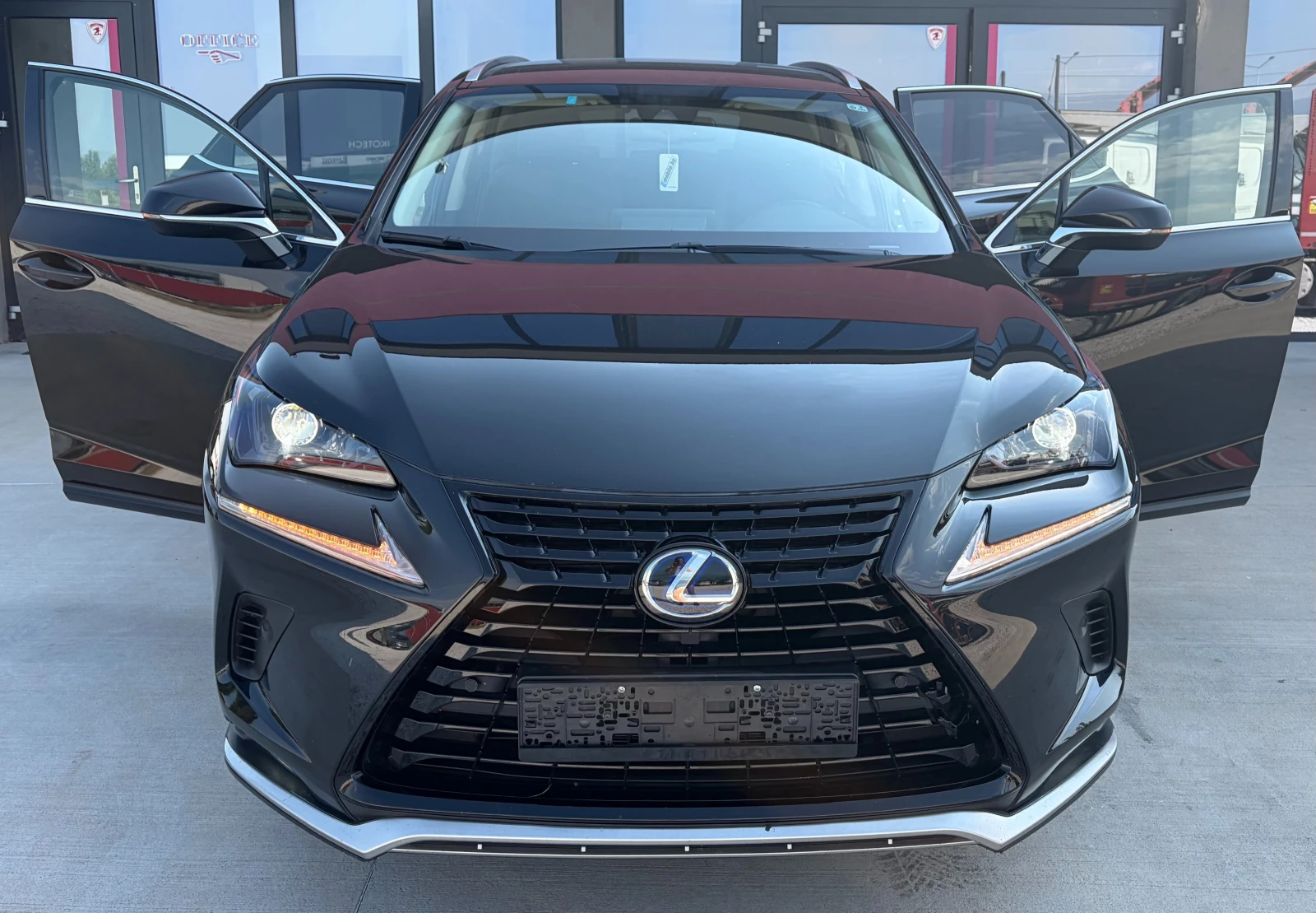 Lexus NX 300h 2.5 Hybrid 4x4 | Auto.bg — изображение 1 Lexus NX 300h 2.5 Hybrid 4x4 | Auto.bg — изображение 1