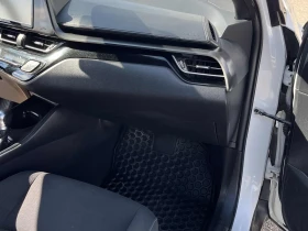 Toyota C-HR XLE * Подгрев* Камера* Адаптивен Круиз | Auto.bg — изображение 15 Toyota C-HR XLE * Подгрев* Камера* Адаптивен Круиз | Auto.bg — изображение 15