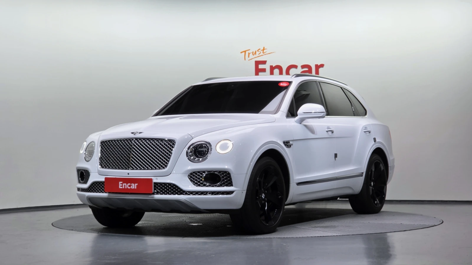 Bentley Bentayga W12* BLIND SPOT* ЕЛ. БАГАЖНИК* МАСАЖ* КРАЙНА ЦЕНА | Auto.bg — изображение 1 Bentley Bentayga W12* BLIND SPOT* ЕЛ. БАГАЖНИК* МАСАЖ* КРАЙНА ЦЕНА | Auto.bg — изображение 1