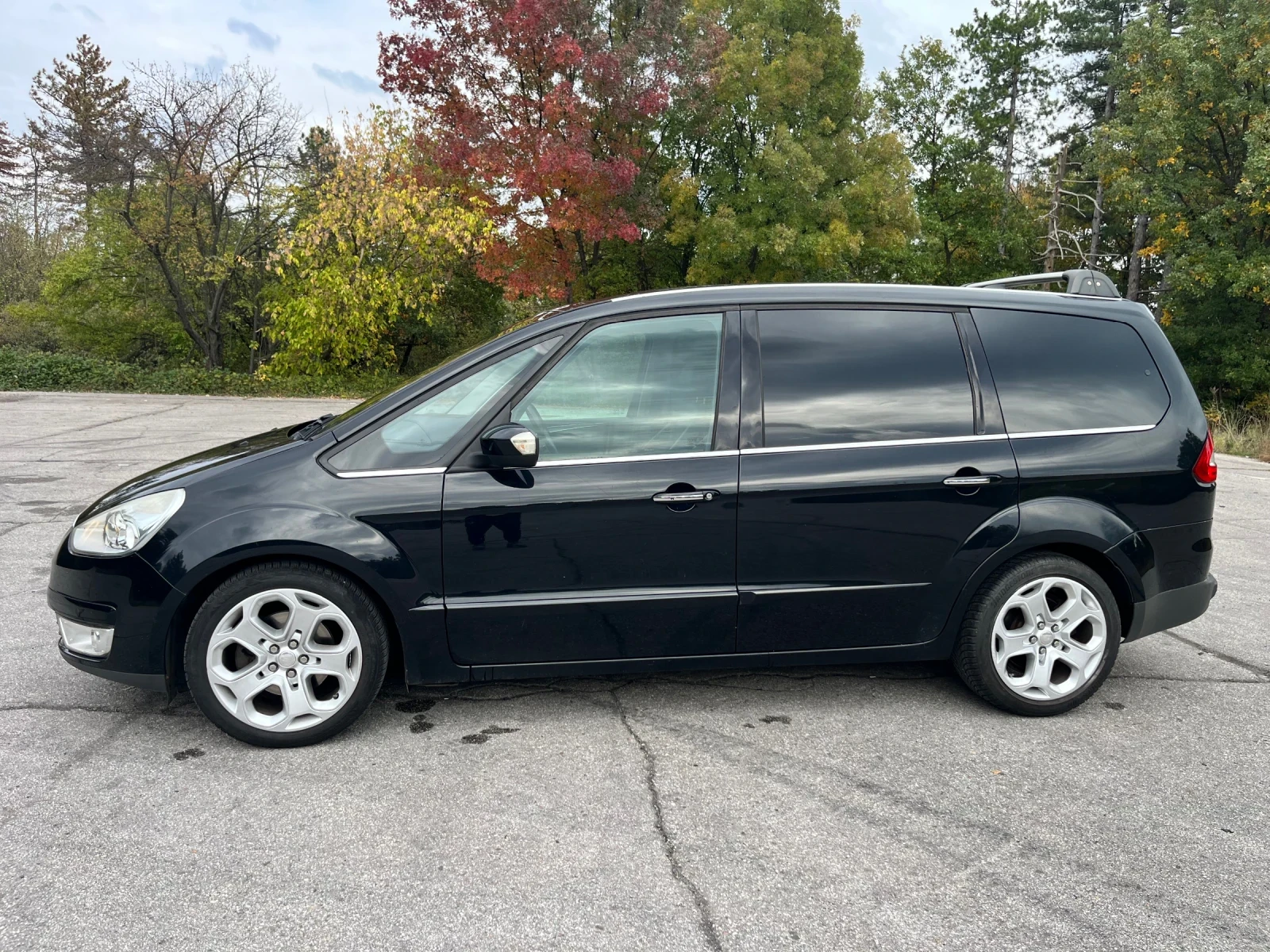 Ford Galaxy 2.2tdci/TITANIUM/Регистриран/Обслужен// - изображение 3 | Auto.bg Ford Galaxy 2.2tdci/TITANIUM/Регистриран/Обслужен// - изображение 3