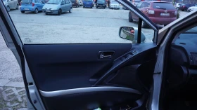 Toyota Corolla verso 2.2 D4D Facelift | Auto.bg — изображение 8 Toyota Corolla verso 2.2 D4D Facelift | Auto.bg — изображение 8