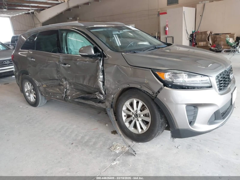 Kia Sorento 2.4L I-4 DI, DOHC, VVT, 185HP Front Wheel Drive - 6900 € / 13495.23 лв. - 69115739 1 | Car24.bg Kia Sorento 2.4L I-4 DI, DOHC, VVT, 185HP Front Wheel Drive - 6900 € / 13495.23 лв. - 69115739 1