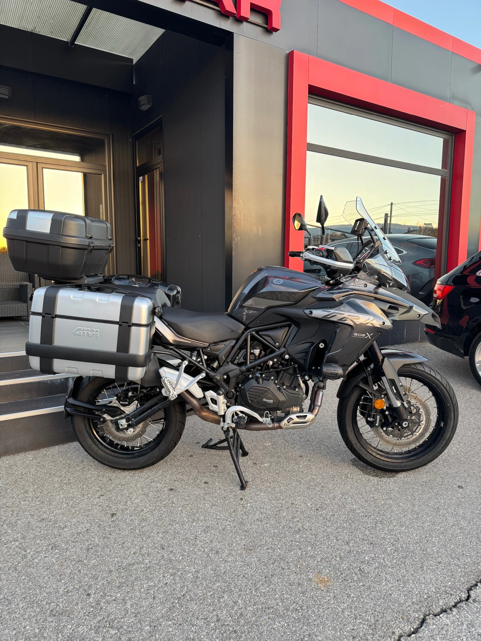 Benelli 500 TRK 502X-ABS-GIVI PACK-КАТО НОВ-A2 - изображение 2 | Auto.bg Benelli 500 TRK 502X-ABS-GIVI PACK-КАТО НОВ-A2 - изображение 2