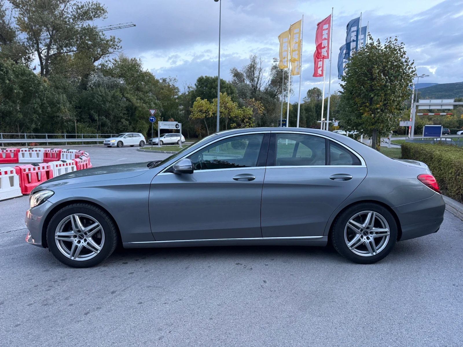 Mercedes-Benz C 220 ///FullLed///Distronic///2016///7G - изображение 8 | Auto.bg Mercedes-Benz C 220 ///FullLed///Distronic///2016///7G - изображение 8