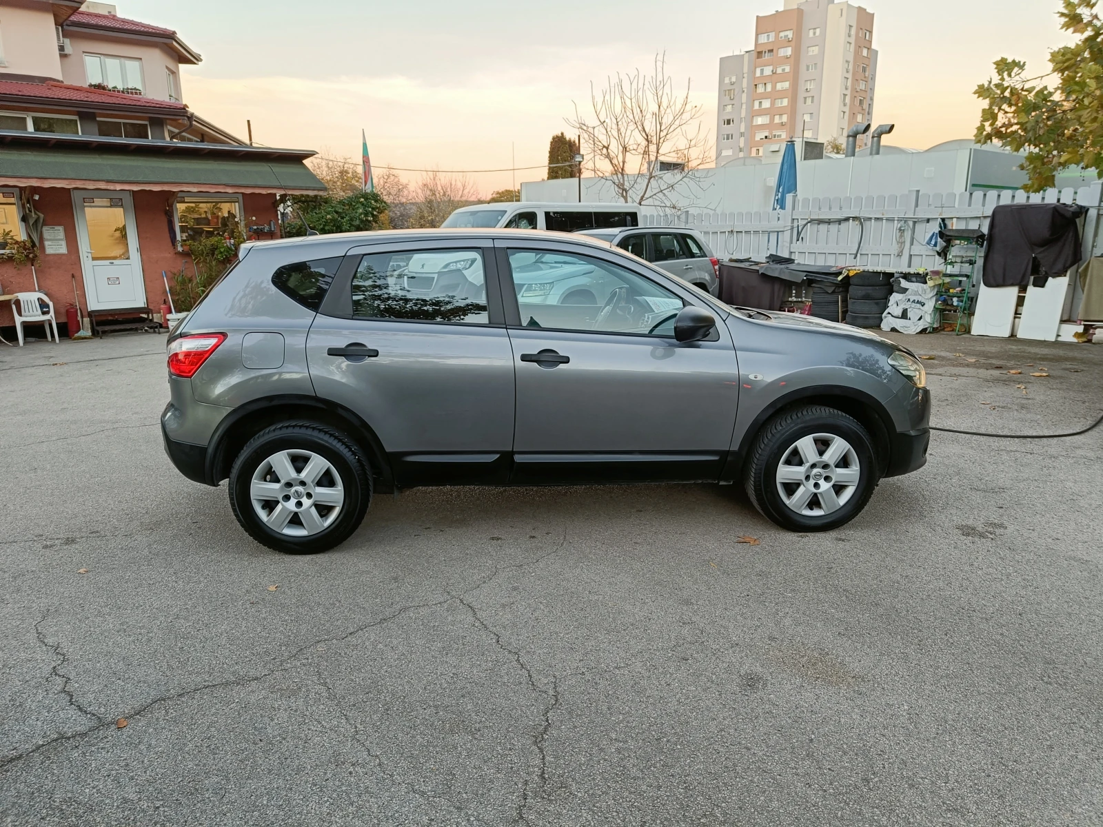 Nissan Qashqai 1.5 BARTER 110 - изображение 4 | Auto.bg Nissan Qashqai 1.5 BARTER 110 - изображение 4