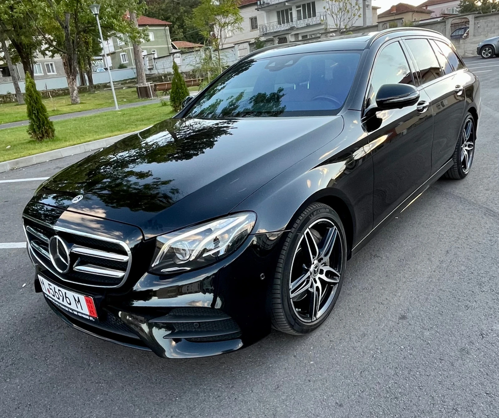 Mercedes-Benz E 400 AMG 4-matic - изображение 2 | Auto.bg Mercedes-Benz E 400 AMG 4-matic - изображение 2