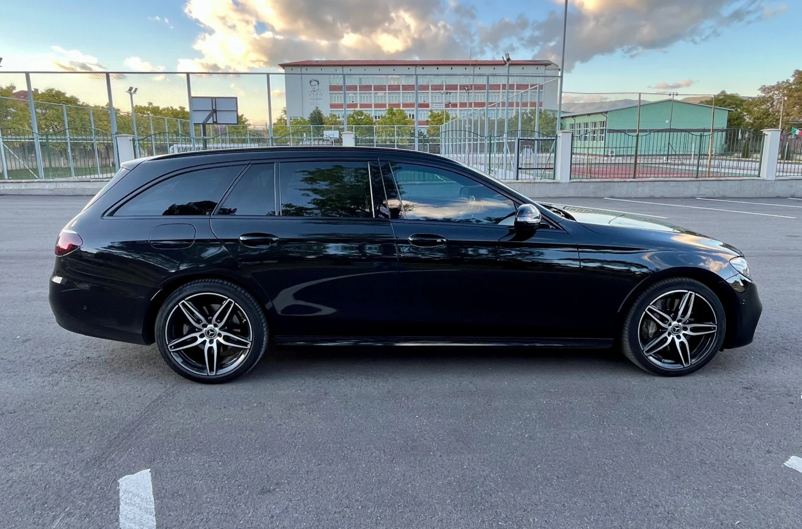 Mercedes-Benz E 400 AMG 4-matic - изображение 7 | Auto.bg Mercedes-Benz E 400 AMG 4-matic - изображение 7
