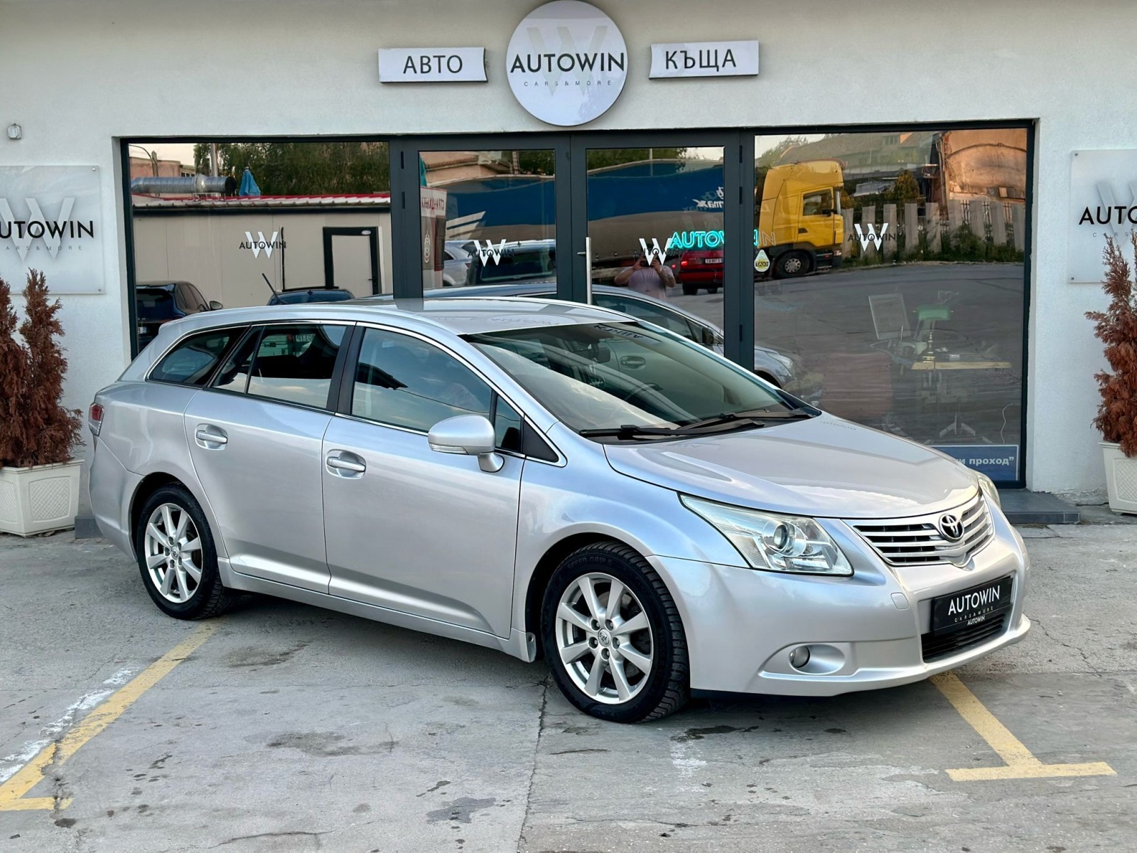 Toyota Avensis 2.2d AUTOMATIC - [1] 