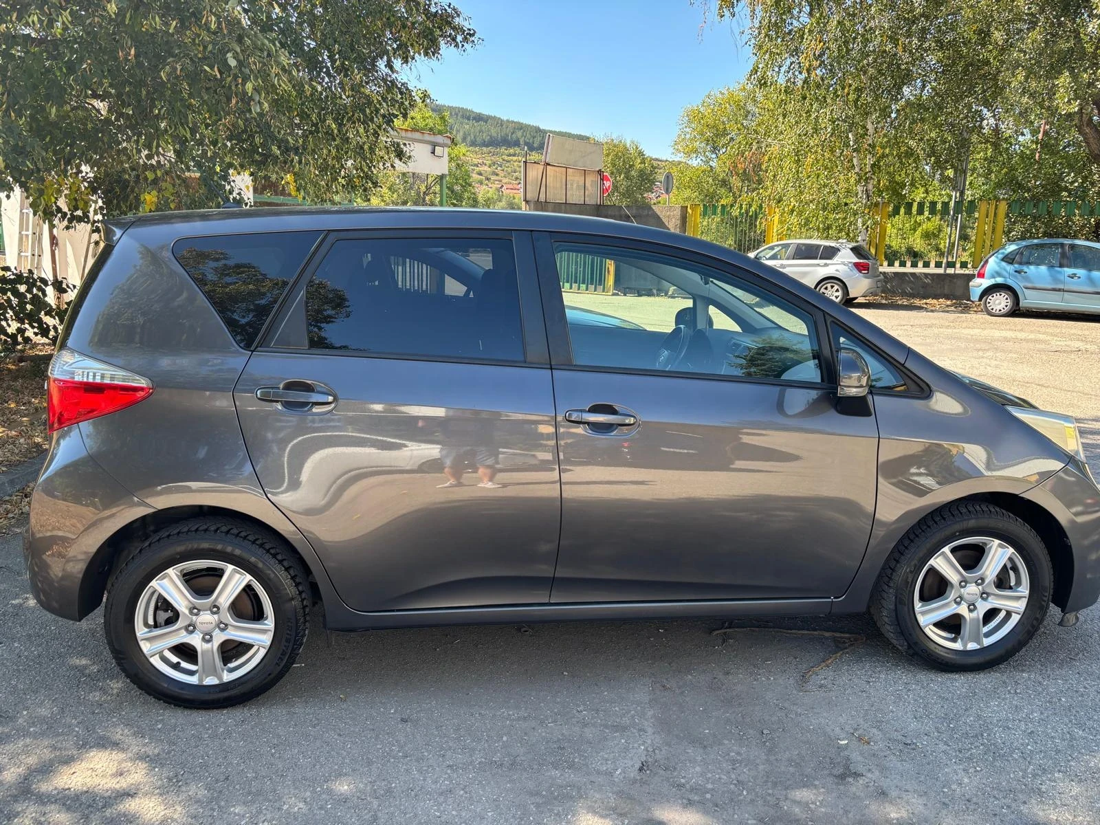 Toyota Yaris Verso S 1.3 камера 6 скорости - изображение 4 | Auto.bg Toyota Yaris Verso S 1.3 камера 6 скорости - изображение 4