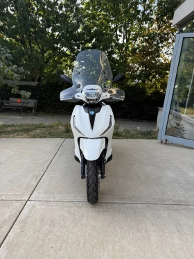 Piaggio Beverly 2022 300 | Auto.bg — изображение 3 Piaggio Beverly 2022 300 | Auto.bg — изображение 3