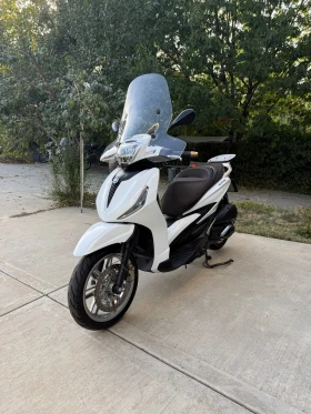 Piaggio Beverly 2022 300 | Auto.bg — изображение 4 Piaggio Beverly 2022 300 | Auto.bg — изображение 4