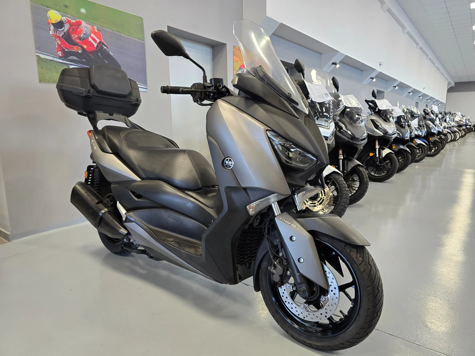 Yamaha X-max 300ie, ABS-TCS, Led, 2017г. - изображение 2 | Auto.bg Yamaha X-max 300ie, ABS-TCS, Led, 2017г. - изображение 2