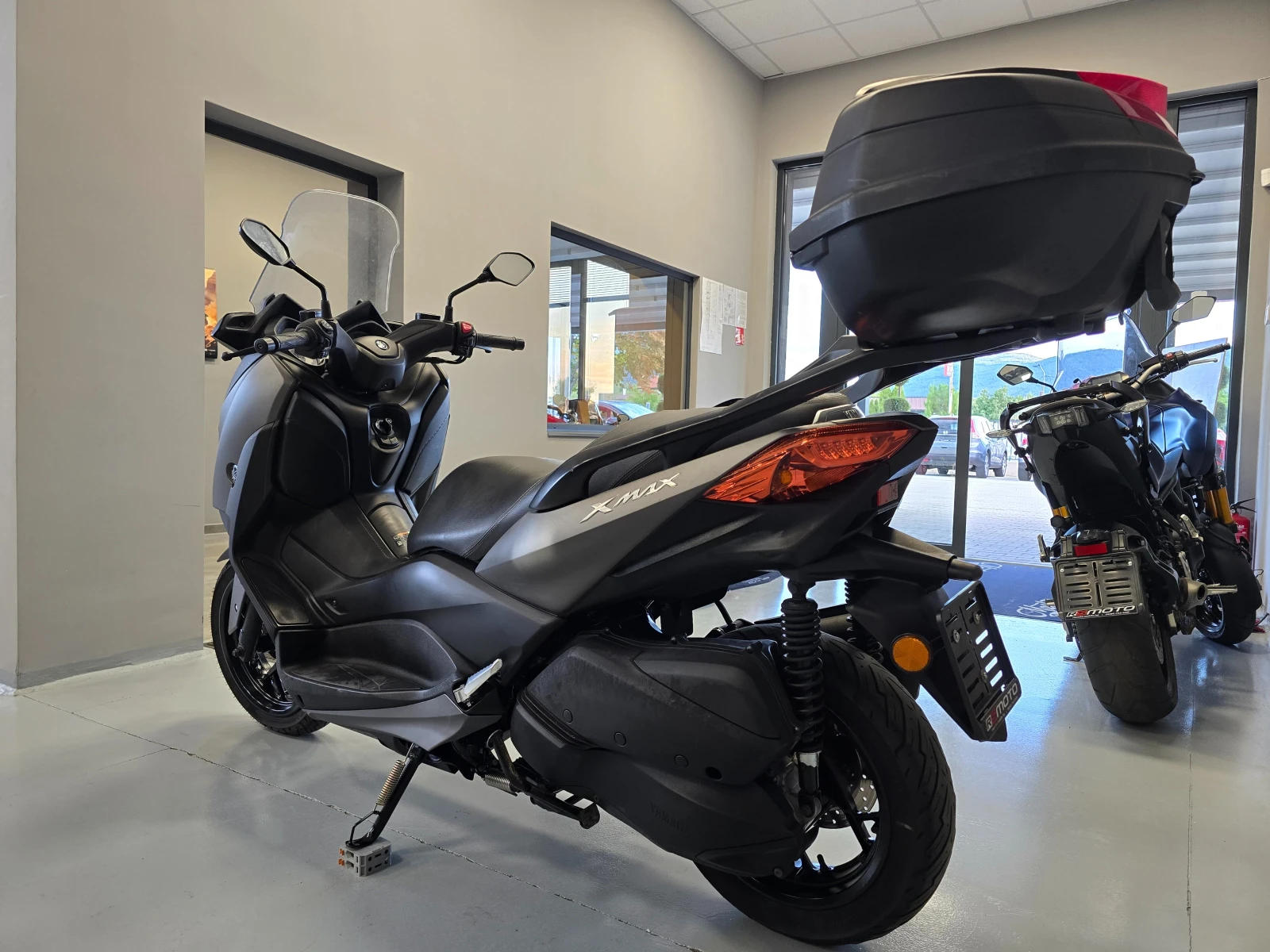 Yamaha X-max 300ie, ABS-TCS, Led, 2017г. - изображение 5 | Auto.bg Yamaha X-max 300ie, ABS-TCS, Led, 2017г. - изображение 5