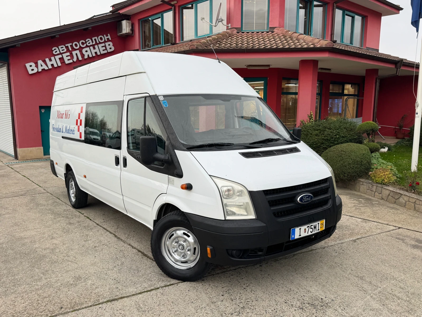 Ford Transit 2.2TDCi* EURO5* MAXI* 5+ 1 места - изображение 2 | Auto.bg Ford Transit 2.2TDCi* EURO5* MAXI* 5+ 1 места - изображение 2