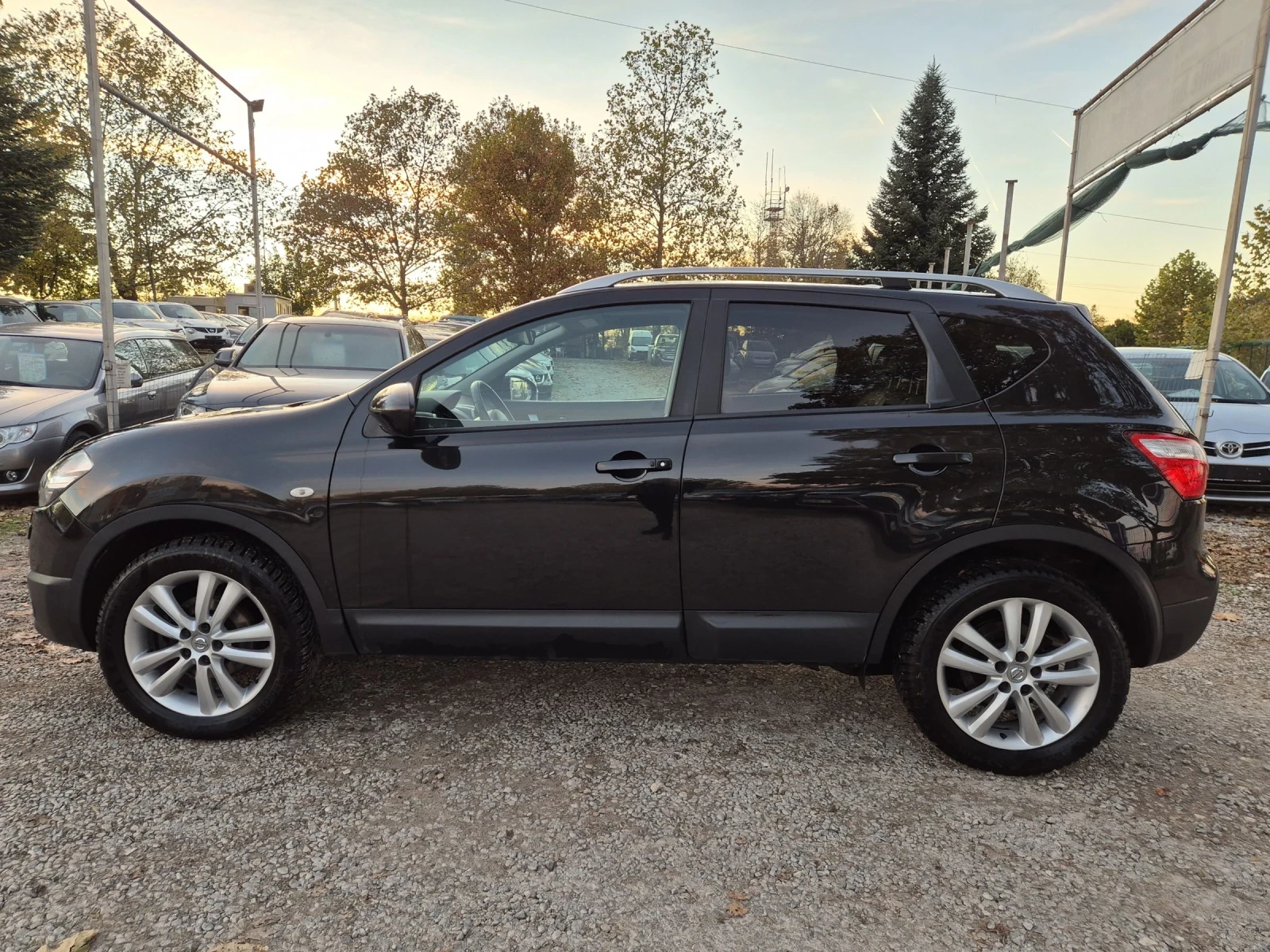 Nissan Qashqai 2, 0DCI-atomat, 4x4-full - изображение 4 | Auto.bg Nissan Qashqai 2, 0DCI-atomat, 4x4-full - изображение 4