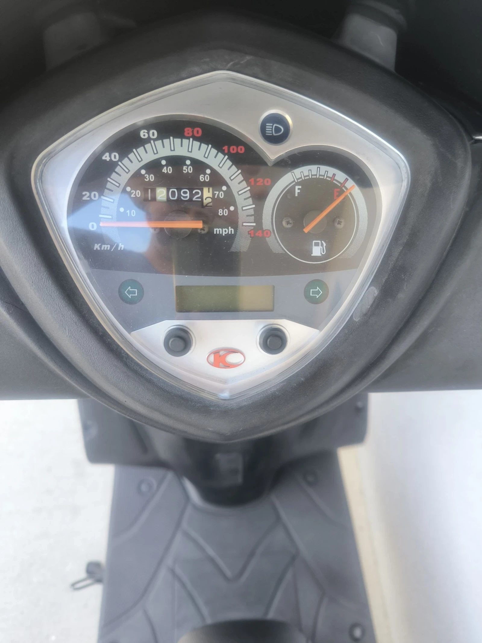 Kymco Agility 150, 2009 година, 12.092 км - изображение 4 | Auto.bg Kymco Agility 150, 2009 година, 12.092 км - изображение 4