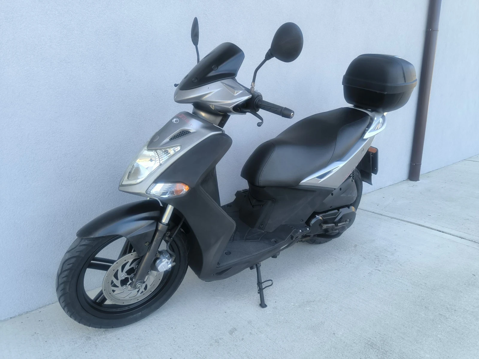 Kymco Agility 150, 2009 година, 12.092 км - изображение 7 | Auto.bg Kymco Agility 150, 2009 година, 12.092 км - изображение 7