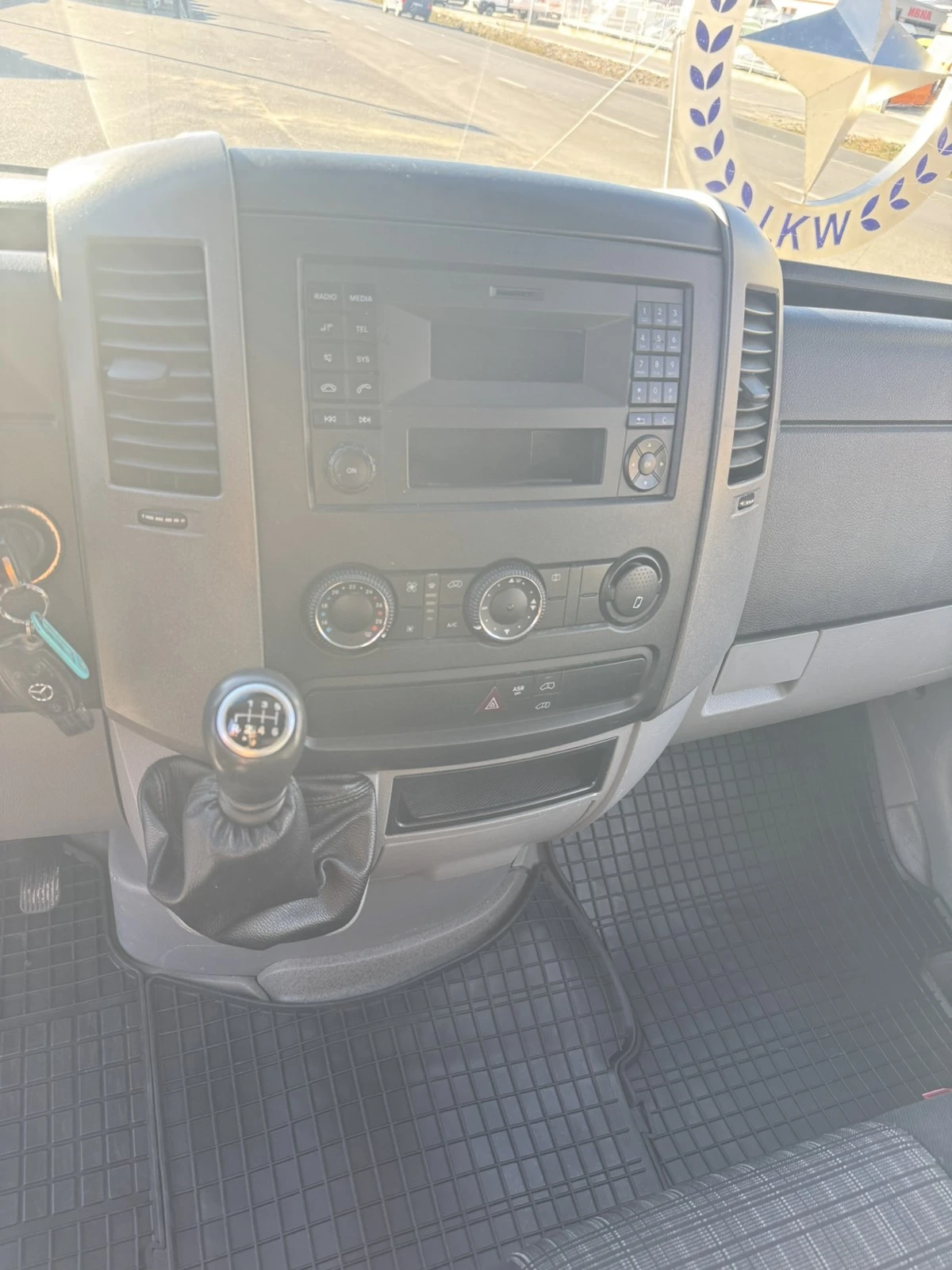 Mercedes-Benz Sprinter 313 Клима/Дълга база - изображение 9 | Auto.bg Mercedes-Benz Sprinter 313 Клима/Дълга база - изображение 9