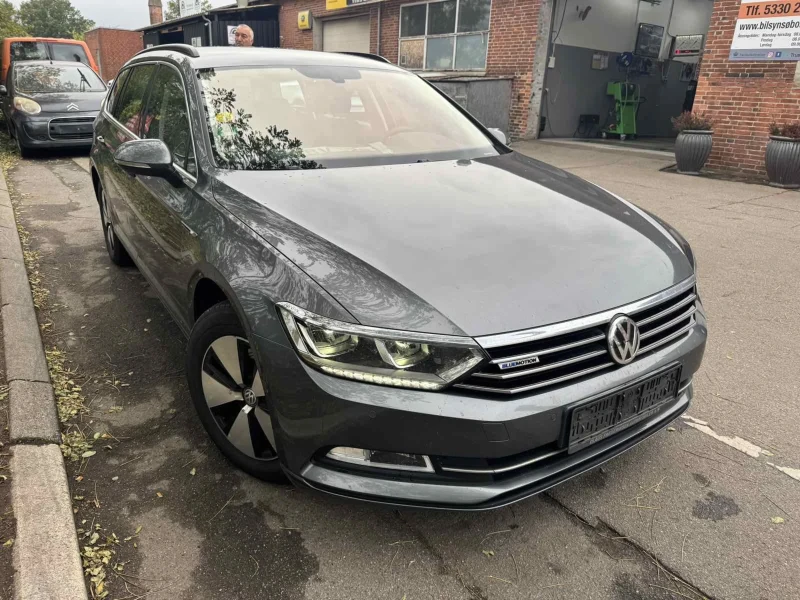 VW Passat 2.0 TDi Navi 220km - 20800 лв. / 10634.87 € - 71087676 1 | Car24.bg VW Passat 2.0 TDi Navi 220km - 20800 лв. / 10634.87 € - 71087676 1