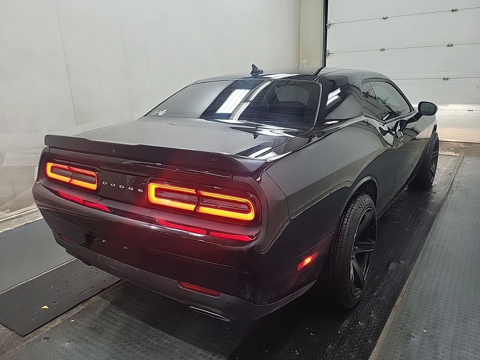 Dodge Challenger * GT* CARFAX * БЕЗ ПЪРВОНАЧАЛНА ВНОСКА - изображение 5 | Auto.bg Dodge Challenger * GT* CARFAX * БЕЗ ПЪРВОНАЧАЛНА ВНОСКА - изображение 5