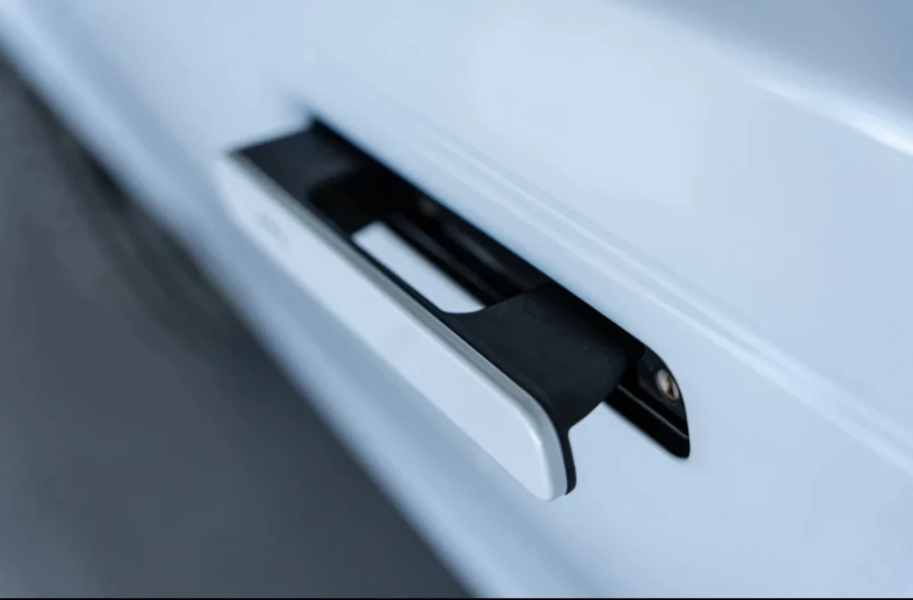 Land Rover Range Rover Velar 8 ZF! Реален пробег! - изображение 7 | Auto.bg Land Rover Range Rover Velar 8 ZF! Реален пробег! - изображение 7