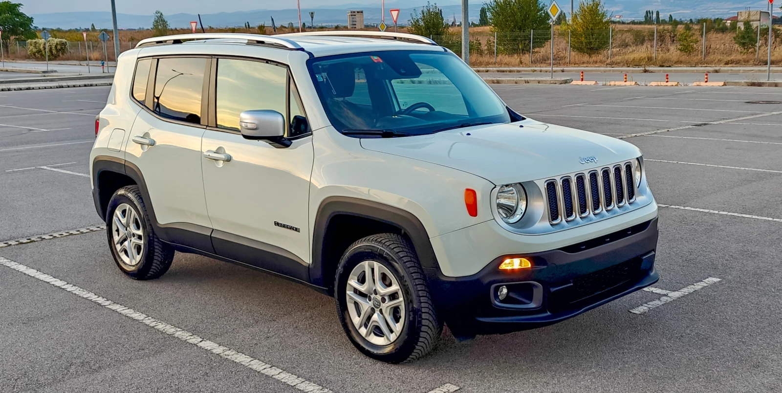 Jeep Renegade 2.0 M-jet Limited 4x4  - изображение 3 | Auto.bg Jeep Renegade 2.0 M-jet Limited 4x4  - изображение 3