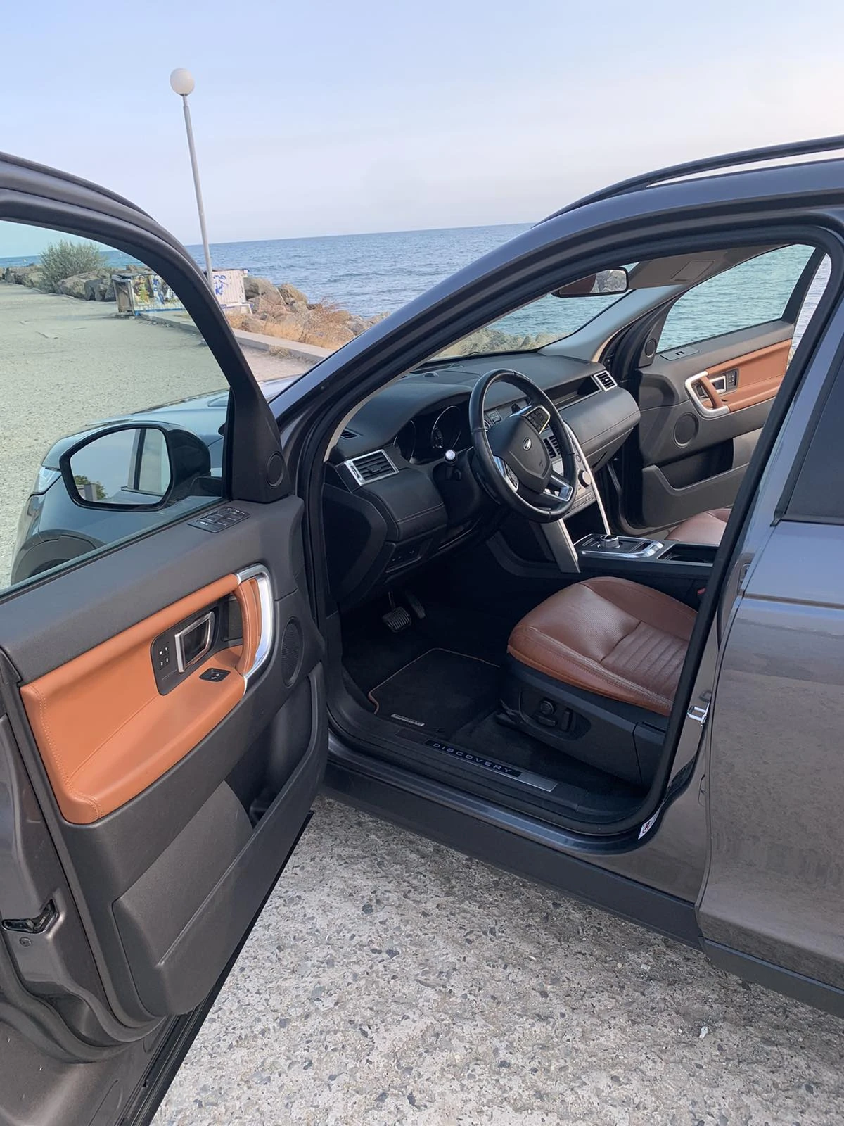 Land Rover Discovery Sport HSE LUXURY 6+ 1 - изображение 4 | Auto.bg Land Rover Discovery Sport HSE LUXURY 6+ 1 - изображение 4