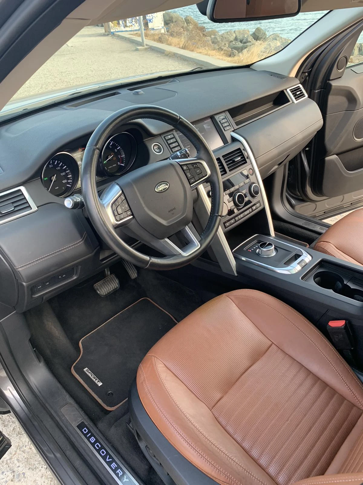 Land Rover Discovery Sport HSE LUXURY 6+ 1 - изображение 5 | Auto.bg Land Rover Discovery Sport HSE LUXURY 6+ 1 - изображение 5