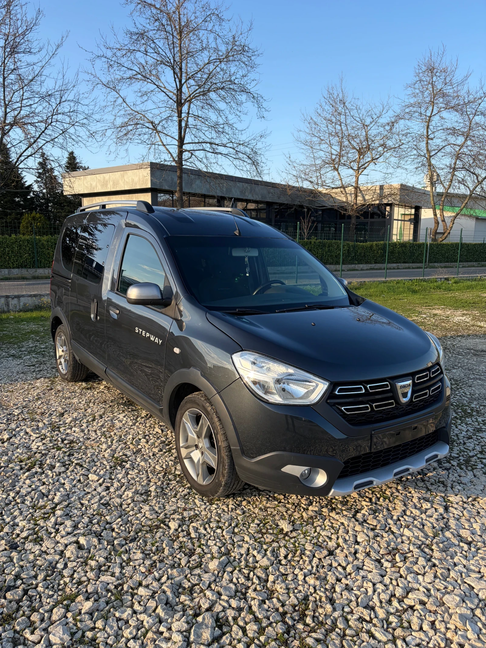 Dacia Dokker Stepway 1.5 dci | Auto.bg — изображение 1 Dacia Dokker Stepway 1.5 dci | Auto.bg — изображение 1