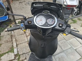 Malaguti Centro 160ie много лек пъргав и наи вече икономичен | Auto.bg — изображение 12 Malaguti Centro 160ie много лек пъргав и наи вече икономичен | Auto.bg — изображение 12