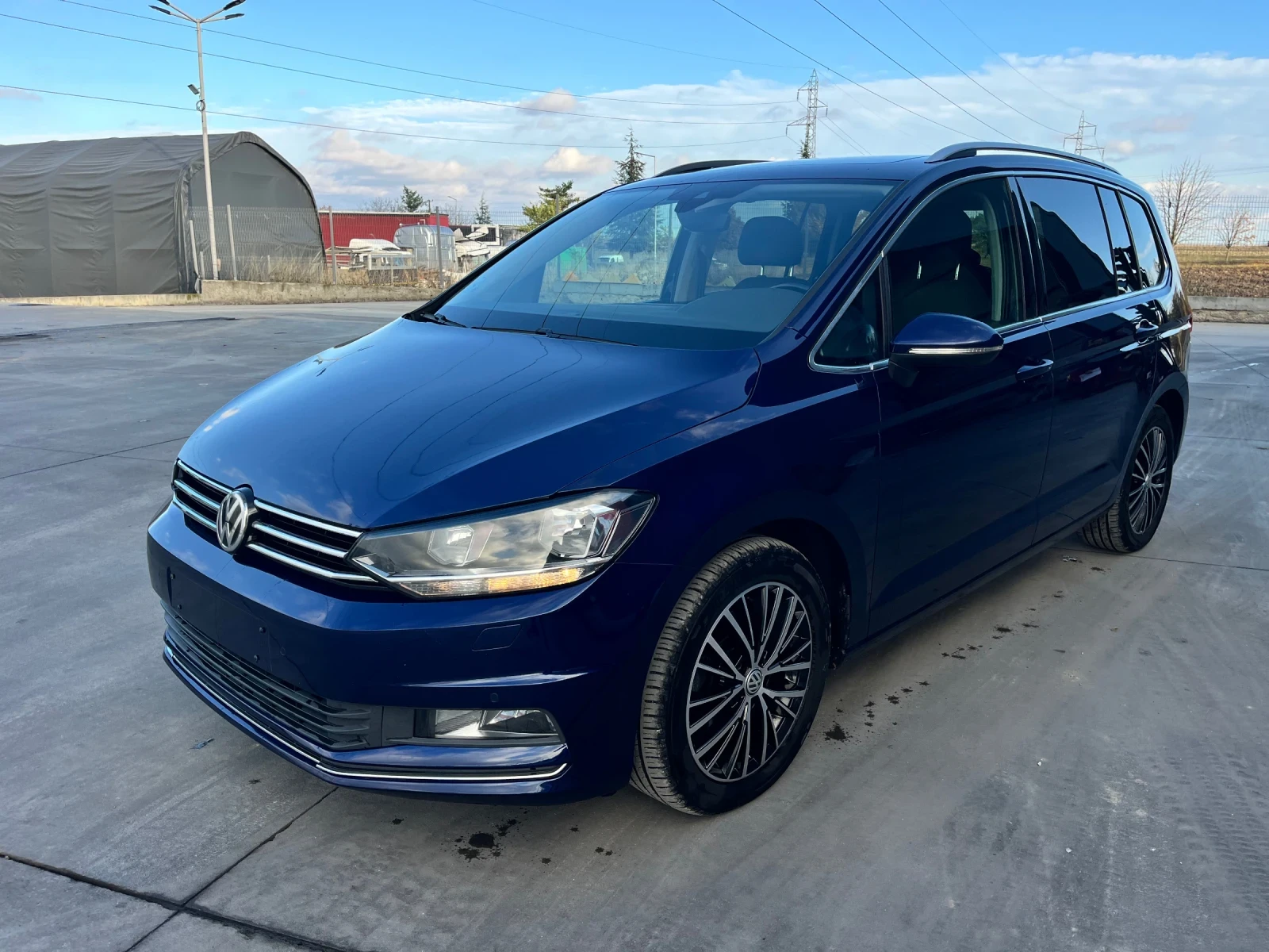VW Touran 2, 0TDI-150k.c/6+ 1/ПАНОРАМА/КАМЕРА/NAVI/KEYLESS!! - изображение 3 | Auto.bg VW Touran 2, 0TDI-150k.c/6+ 1/ПАНОРАМА/КАМЕРА/NAVI/KEYLESS!! - изображение 3