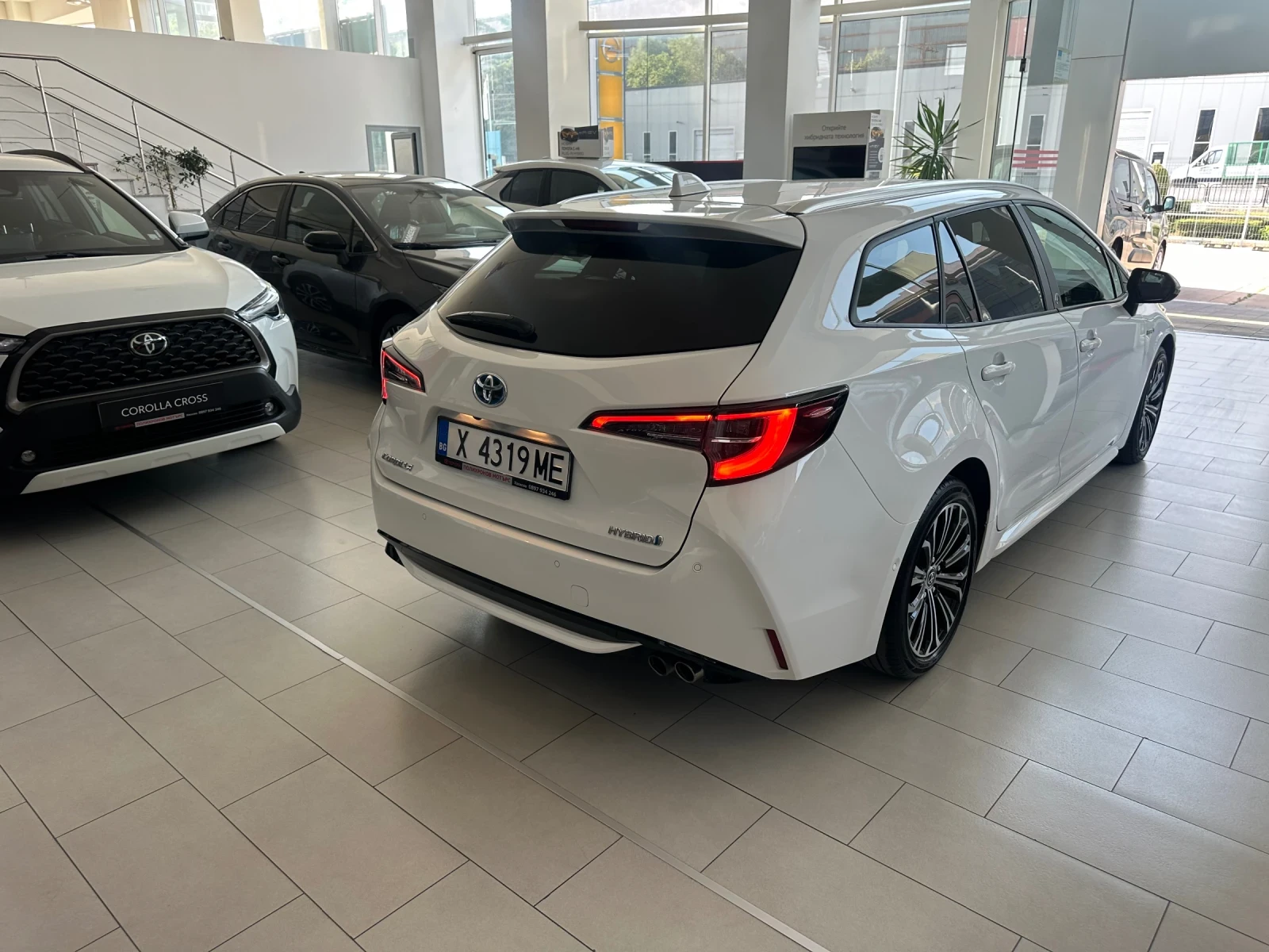 Toyota Corolla 2.0HEV* 184к.с - изображение 6 | Auto.bg Toyota Corolla 2.0HEV* 184к.с - изображение 6