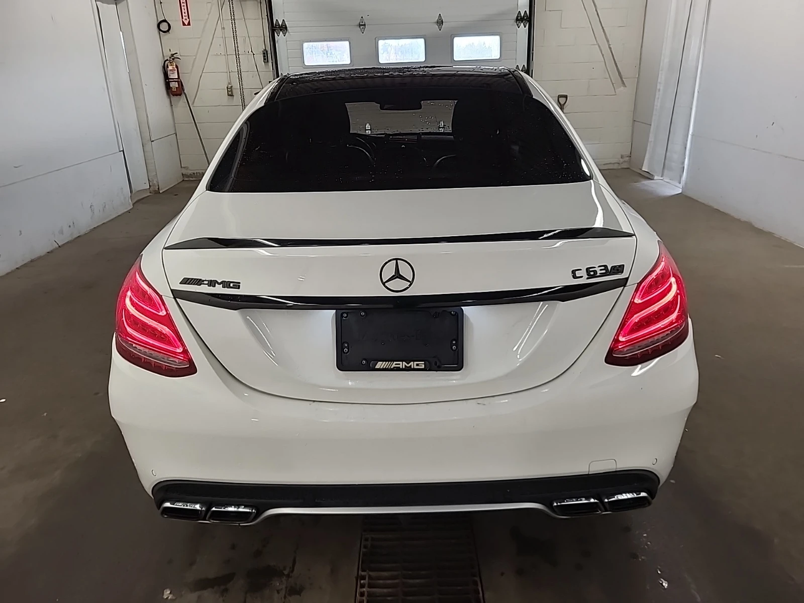 Mercedes-Benz C 63 AMG * S* CARFAX * БЕЗ ПЪРВОНАЧАЛНА ВНОСКА - изображение 5 | Auto.bg Mercedes-Benz C 63 AMG * S* CARFAX * БЕЗ ПЪРВОНАЧАЛНА ВНОСКА - изображение 5