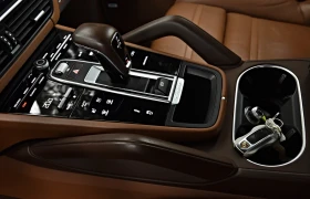 Porsche Cayenne E-HYBRID * PLUG-IN HYBRID* * 360* | Auto.bg — изображение 12 Porsche Cayenne E-HYBRID * PLUG-IN HYBRID* * 360* | Auto.bg — изображение 12