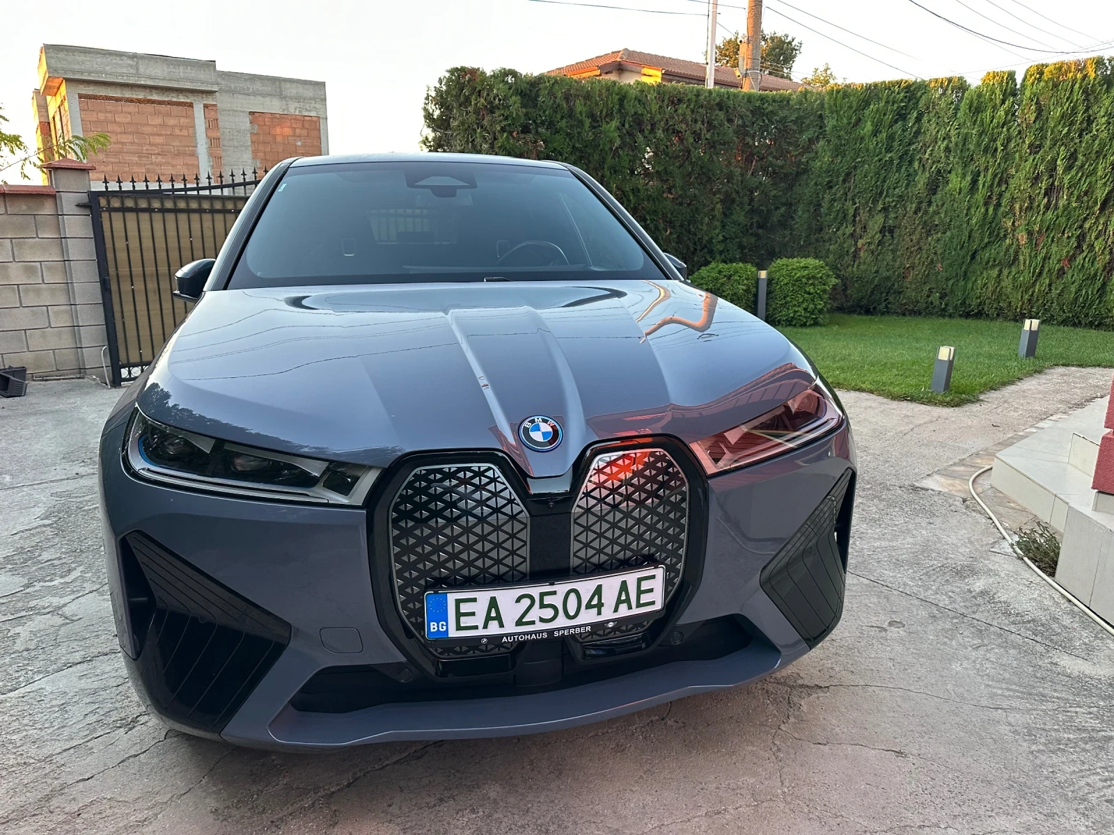 BMW iX ДОГОВАРЯНЕ/ВЪЗДУХ/МАСАЖ/ГАРАНЦИЯ/ОБДУХВАНЕ | Auto.bg — изображение 1 BMW iX ДОГОВАРЯНЕ/ВЪЗДУХ/МАСАЖ/ГАРАНЦИЯ/ОБДУХВАНЕ | Auto.bg — изображение 1