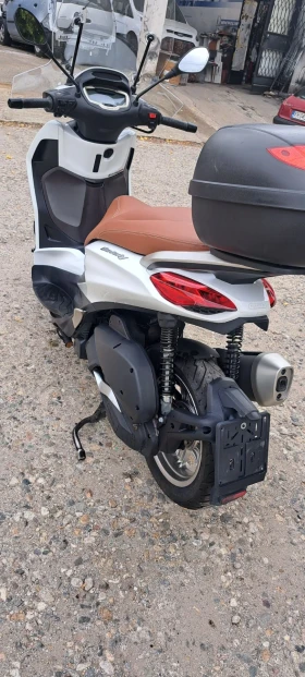 Piaggio Beverly 300hpe като нов | Auto.bg — изображение 3 Piaggio Beverly 300hpe като нов | Auto.bg — изображение 3