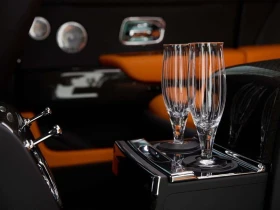 Rolls-Royce Cullinan 6.7 V12 Black Badge| 600к.с. | Auto.bg — изображение 14 Rolls-Royce Cullinan 6.7 V12 Black Badge| 600к.с. | Auto.bg — изображение 14