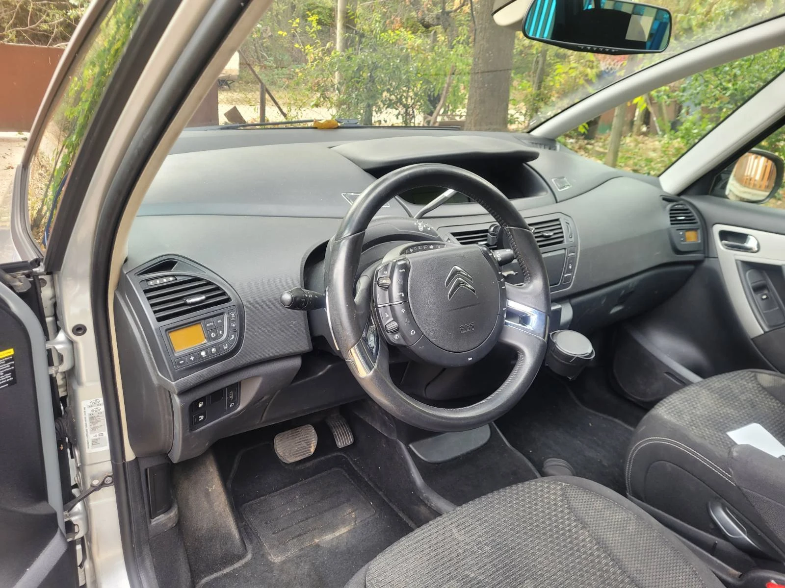 Citroen C4 Picasso 1, 6HDI 7местен - изображение 8 | Auto.bg Citroen C4 Picasso 1, 6HDI 7местен - изображение 8